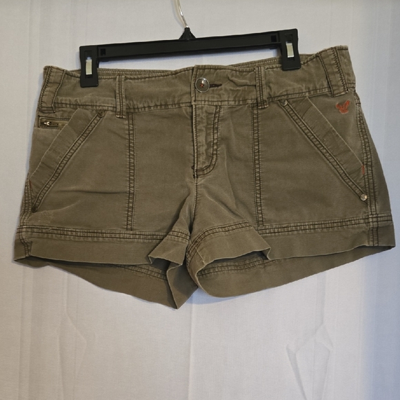 American Eagle Outfitters Pants - American Eagle Olive Green Women's Cargo Shorts Sz 12 Low Rise